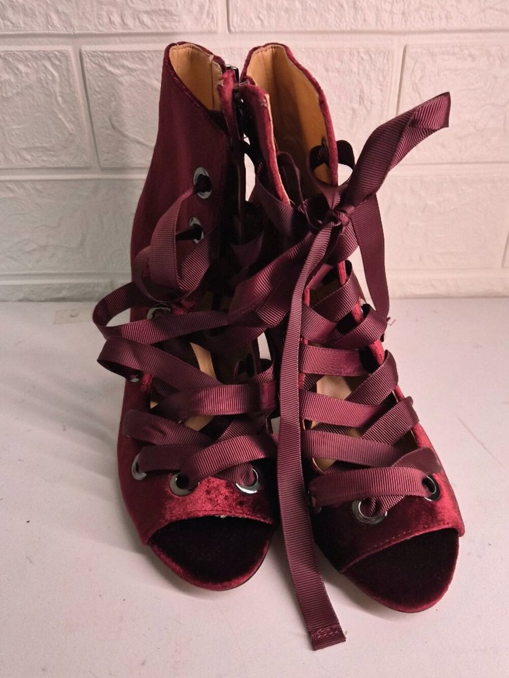 Daya by Zendaya Nadine Size 9 Burgundy Velvet Ribbon Lace Up Shooties Y2K Glam